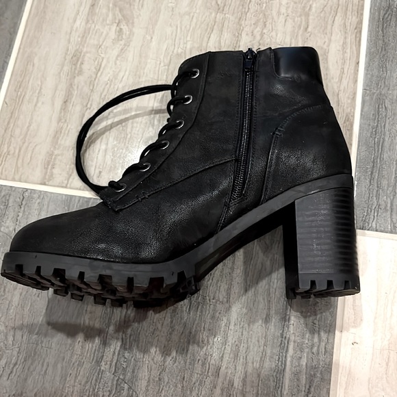 HIGH HEEL BLACK COMBAT BOOTS - Picture 2 of 5